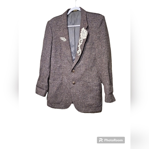 Members only blazer with lace embellishment boho vibe to it.   Medium - Picture 2 of 6